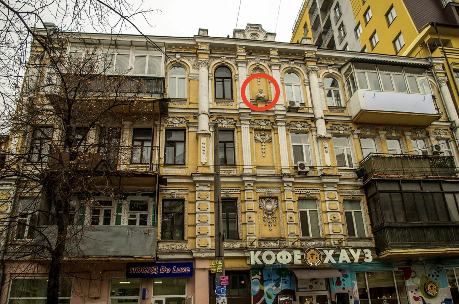 Роботи багато. Які радянські пам'ятники все ще залишаються  в Києві (відео)